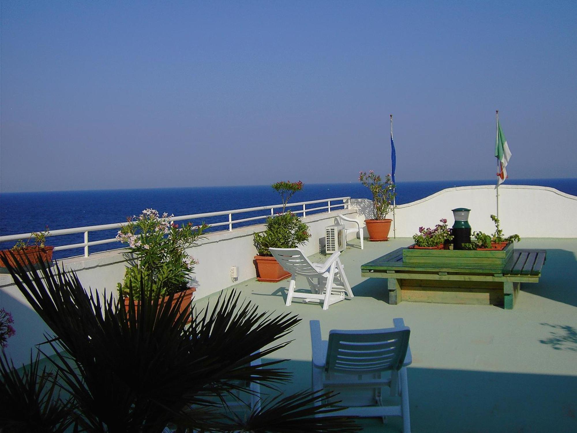 Hotel Il Vascello Маріна-Серра Екстер'єр фото