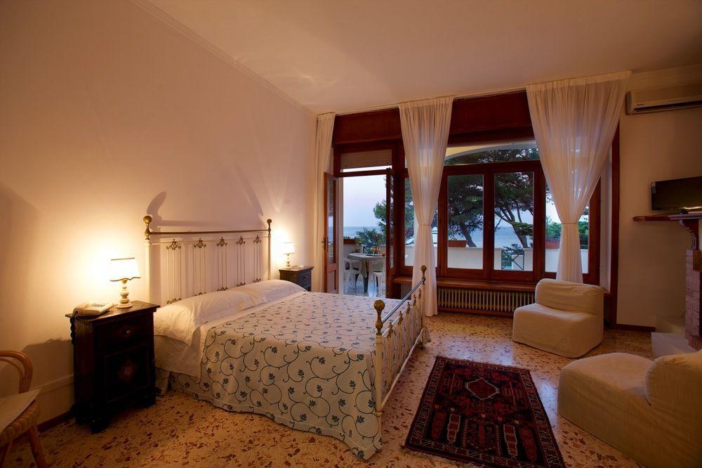 Hotel Il Vascello Маріна-Серра Екстер'єр фото